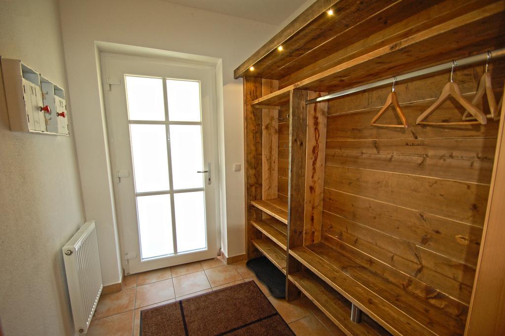 All Seasons Lodge By All In One Apartments Капрун Екстериор снимка