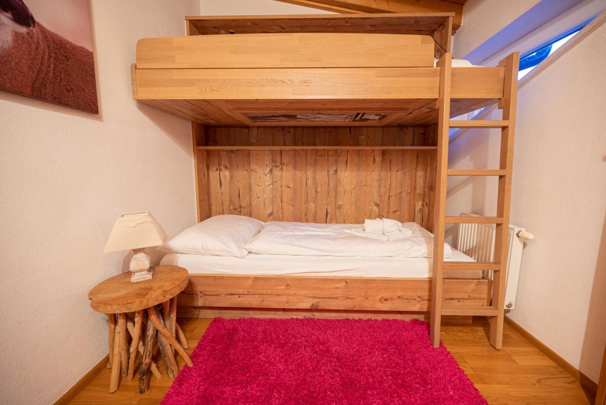 All Seasons Lodge By All In One Apartments Капрун Екстериор снимка